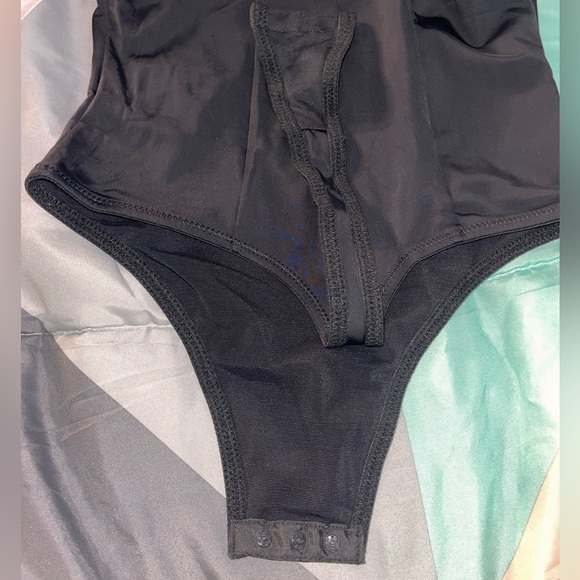 MAKE AN OFFER!! SHEIN Cut Out Underwire Shapewear Bodysuit - Picture 5 of 7
